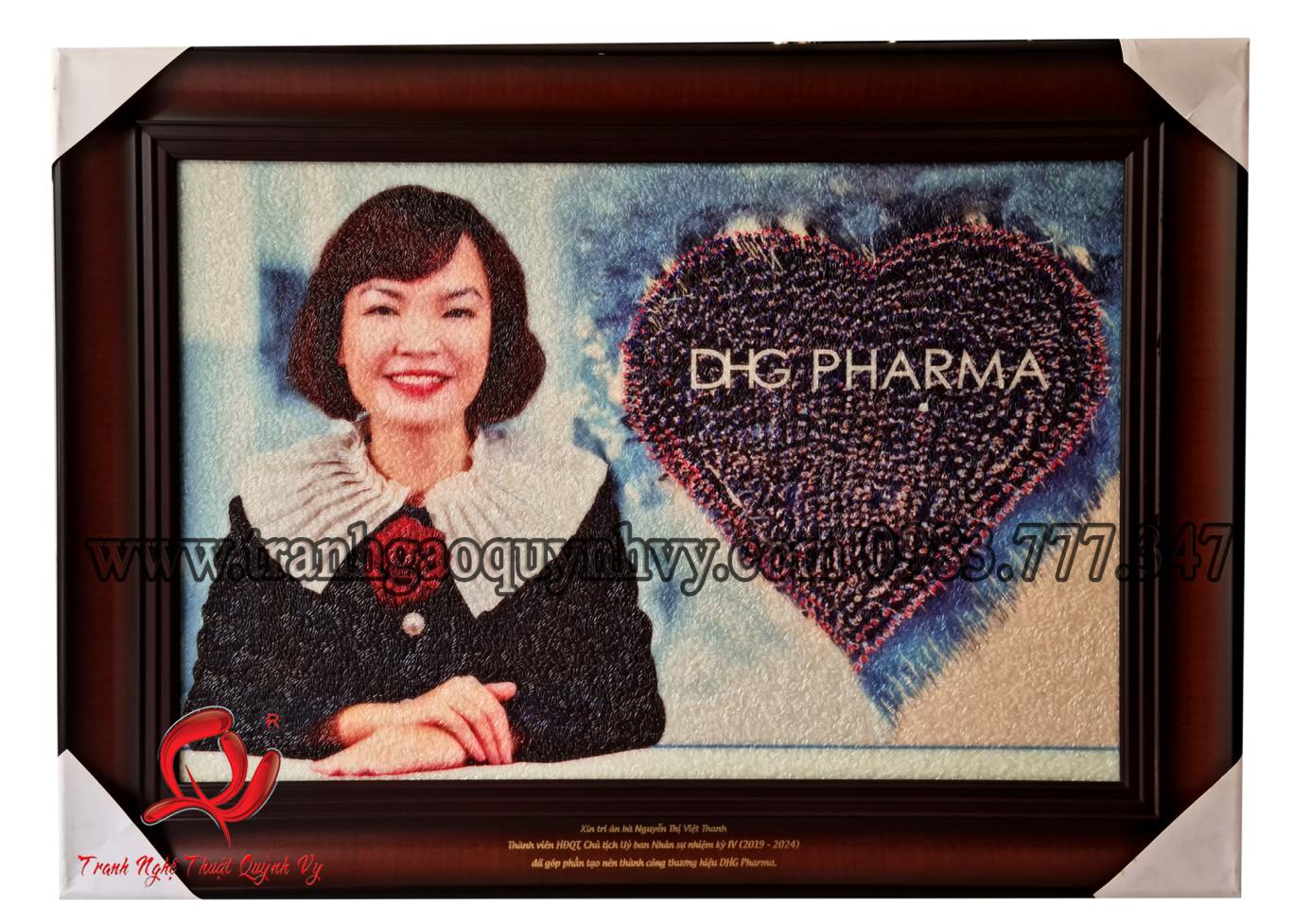 Chân Dung 1 người 40 x 60 - Logo DHG
