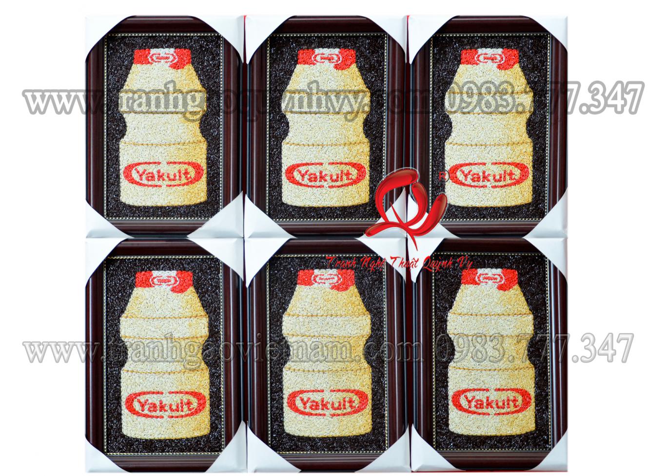 Chai sữa YaKult
